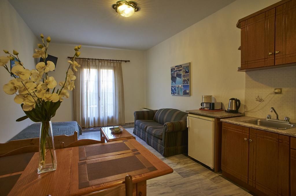 Christinantzela Apartments Kokkari Ngoại thất bức ảnh
