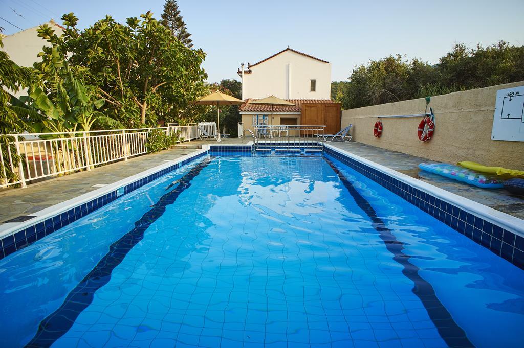 Christinantzela Apartments Kokkari Ngoại thất bức ảnh